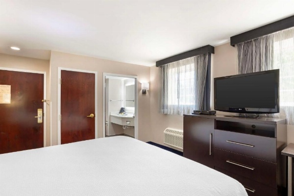 Best Western Plus Fairfield Hotel image 17