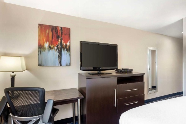 Best Western Plus Fairfield Hotel image 30